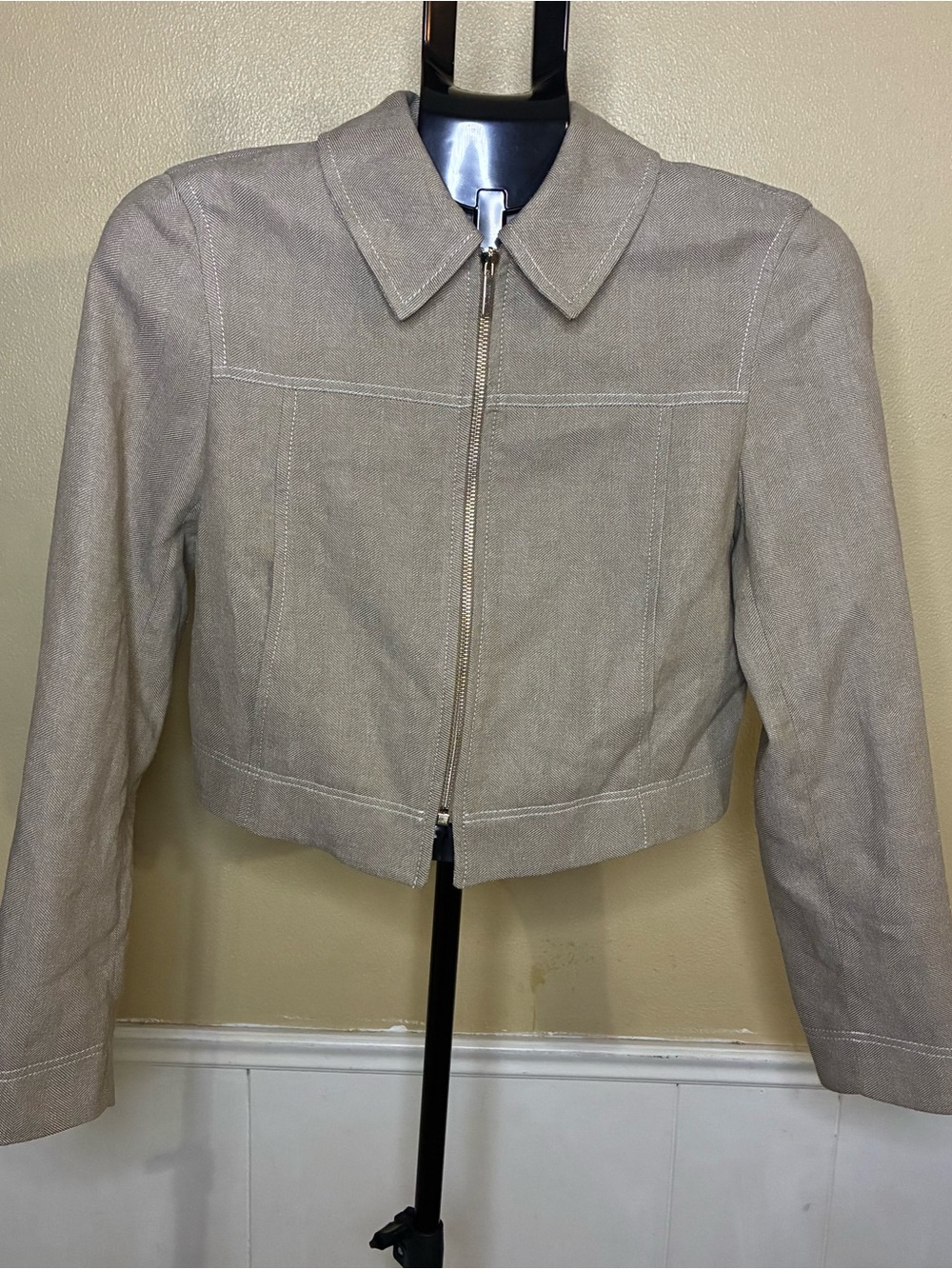 Zara Cropped Zip-Front Jacket in Taupe